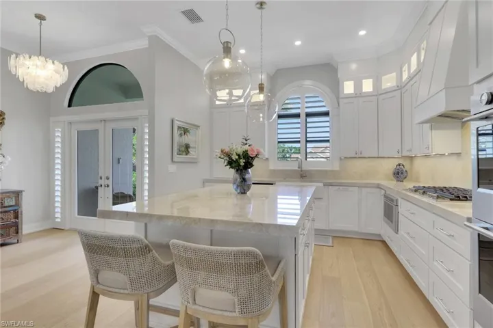 1325  Kings  WAY, Naples, FL 34104