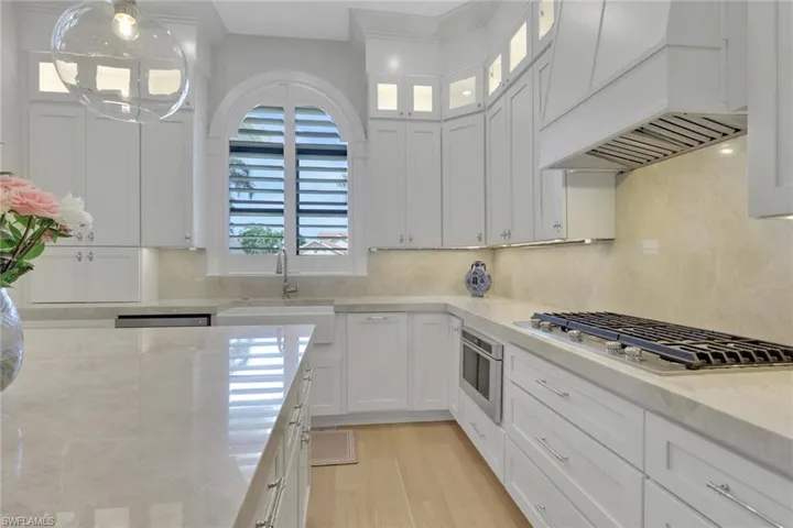 1325  Kings  WAY, Naples, FL 34104