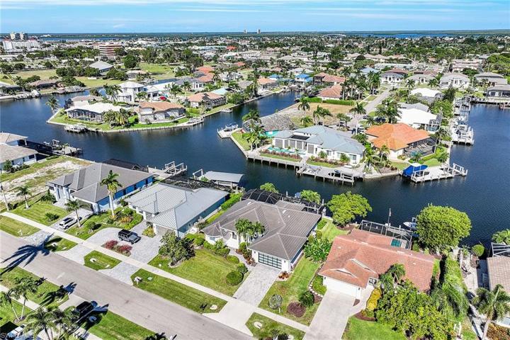 409 Waterleaf CT, MARCO ISLAND FL 34145