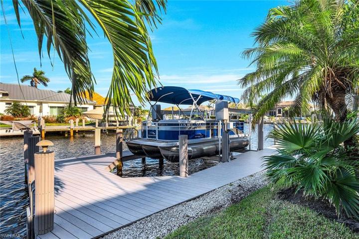 409 Waterleaf CT, MARCO ISLAND FL 34145