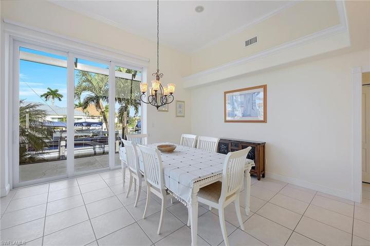 409 Waterleaf CT, MARCO ISLAND FL 34145