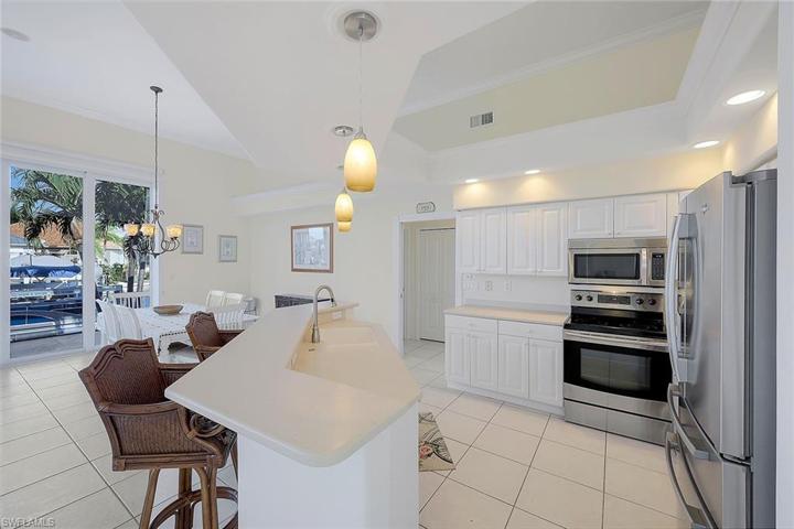 409 Waterleaf CT, MARCO ISLAND FL 34145