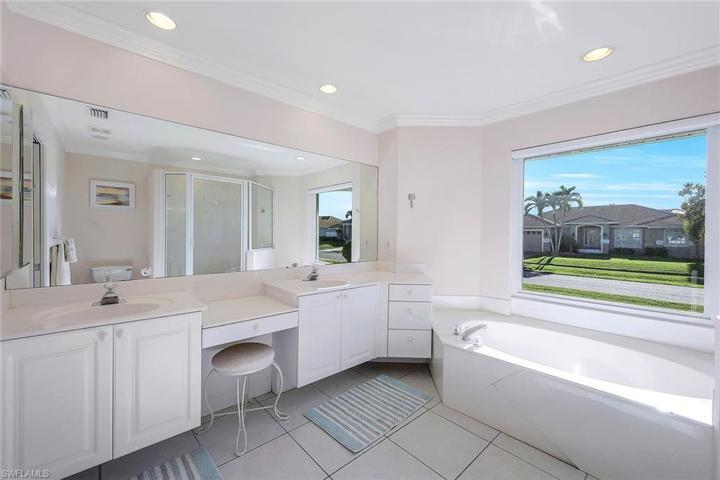 409 Waterleaf CT, MARCO ISLAND FL 34145
