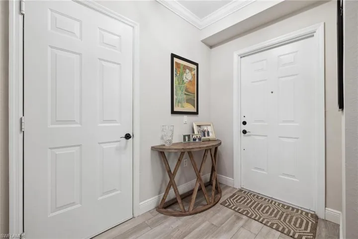 Foyer/Entry
