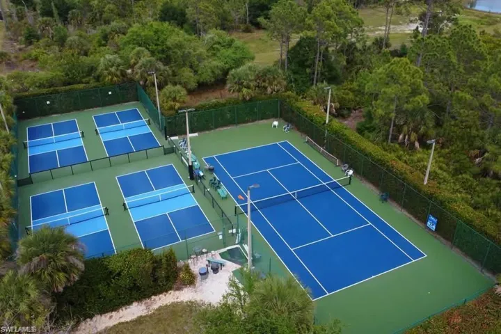 Brand new pickleball & tennis courts