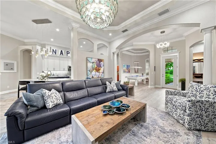 8806 Spinner Cove Ln, Naples, Florida 34120