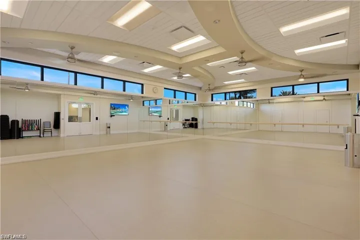 8806 Spinner Cove Ln, Naples, Florida 34120