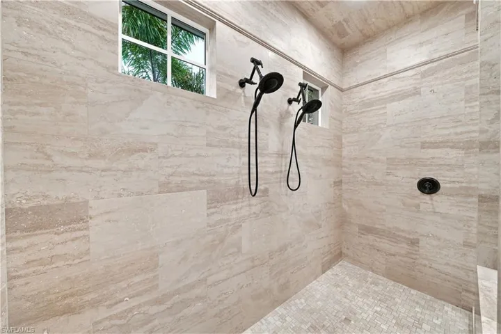 8806 Spinner Cove Ln, Naples, Florida 34120