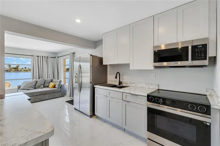 4530 Vinsetta Ave, North Fort Myers, Florida 33903