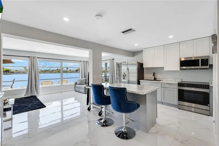 4530 Vinsetta Ave, North Fort Myers, Florida 33903
