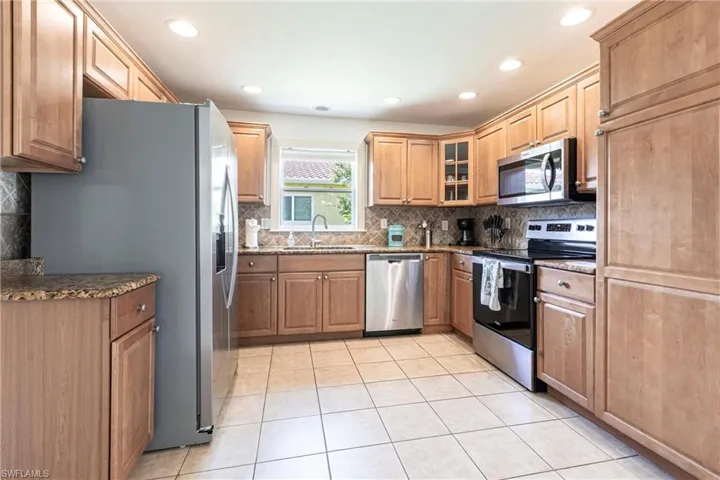 1623 Se 39th Ter, Cape Coral, Florida 33904