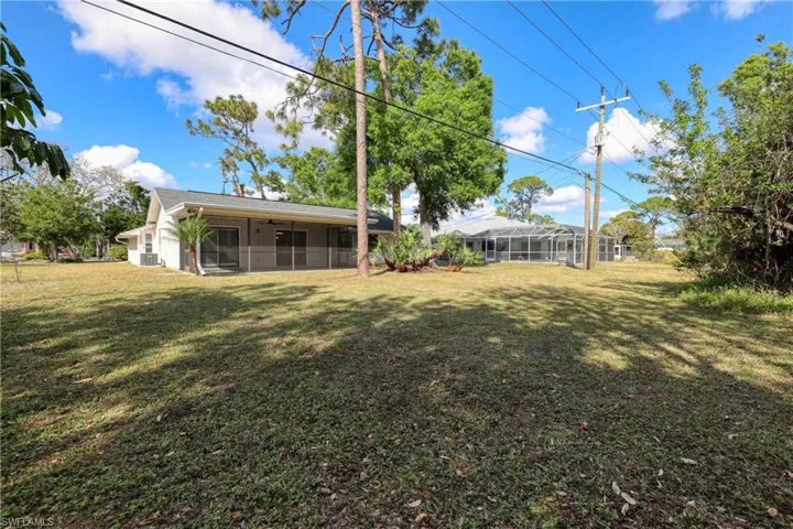 8826  Fordham  ST, Fort Myers, FL 33907