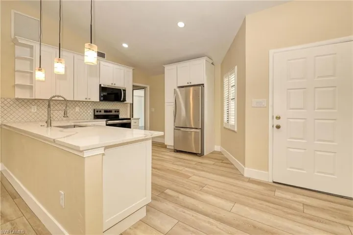 8826  Fordham  ST, Fort Myers, FL 33907