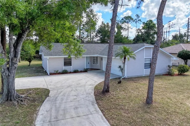 8826  Fordham  ST, Fort Myers, FL 33907