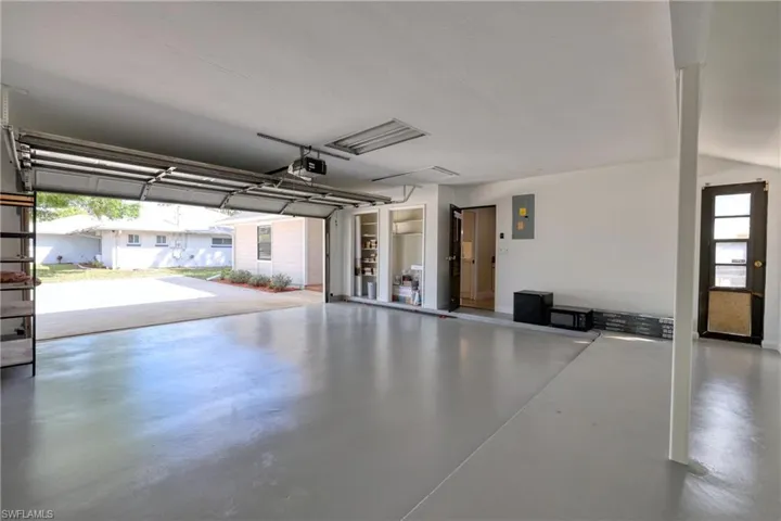 8826  Fordham  ST, Fort Myers, FL 33907