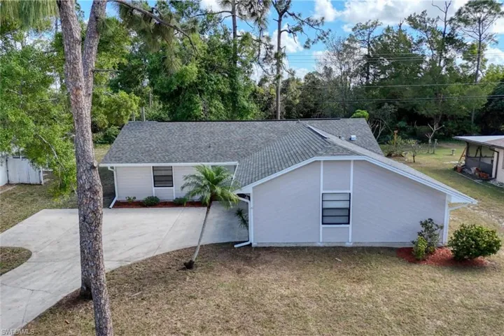 8826  Fordham  ST, Fort Myers, FL 33907
