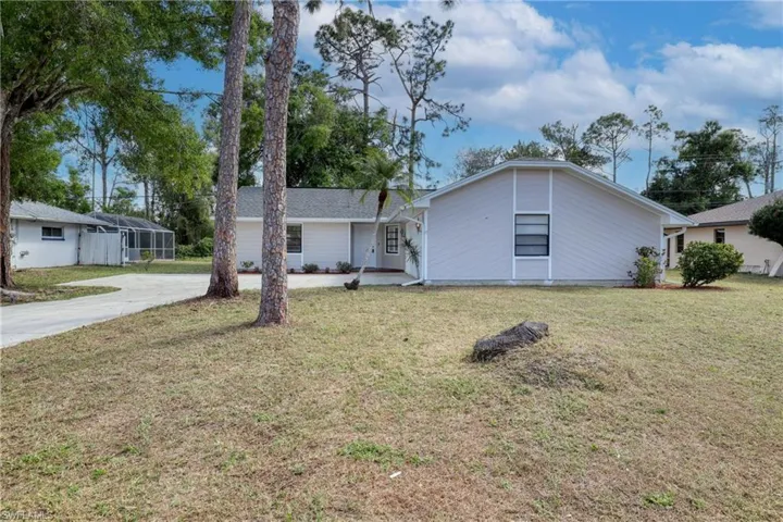 8826  Fordham  ST, Fort Myers, FL 33907