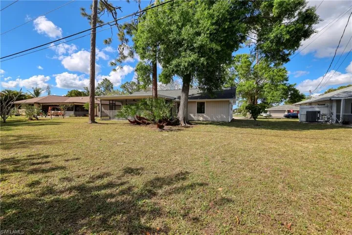 8826  Fordham  ST, Fort Myers, FL 33907