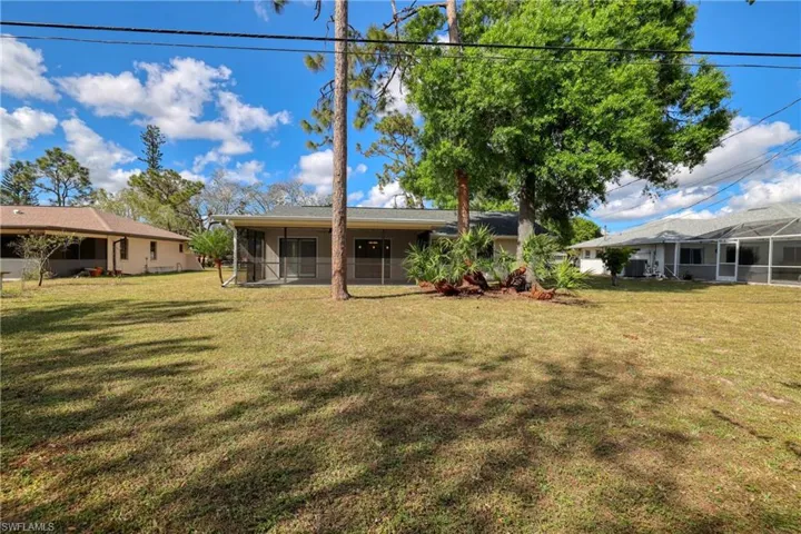 8826  Fordham  ST, Fort Myers, FL 33907