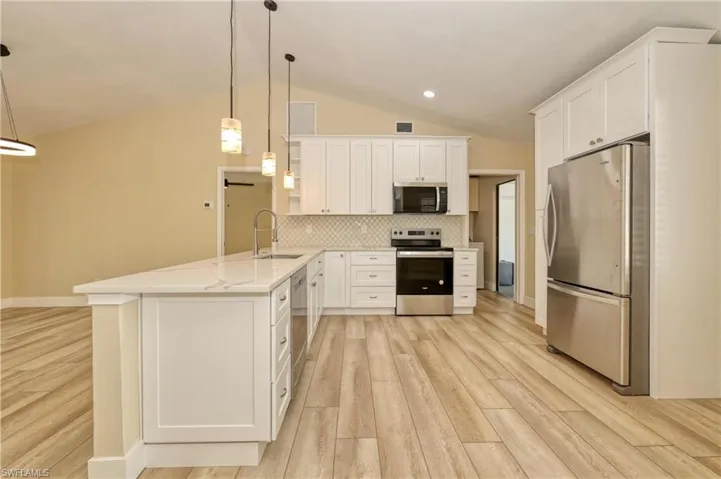 8826  Fordham  ST, Fort Myers, FL 33907