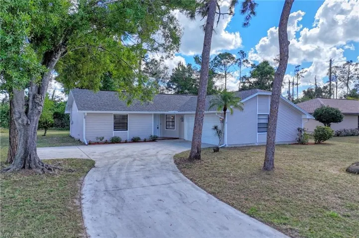 8826  Fordham  ST, Fort Myers, FL 33907
