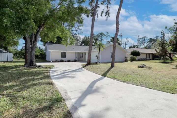 8826  Fordham  ST, Fort Myers, FL 33907