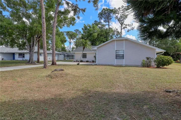 8826  Fordham  ST, Fort Myers, FL 33907