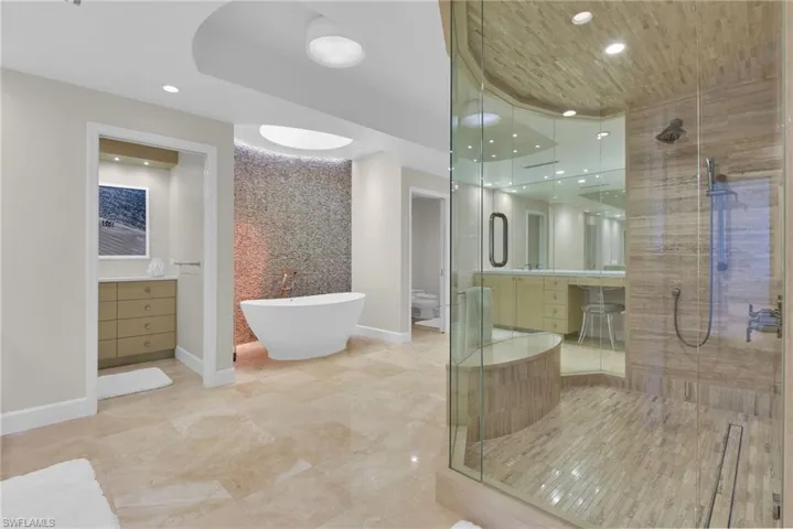 9811 Gulf Shore Dr Ph 2, Naples, Florida 34108