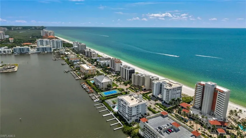9811 Gulf Shore Dr Ph 2, Naples, Florida 34108