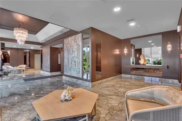 9811 Gulf Shore Dr Ph 2, Naples, Florida 34108