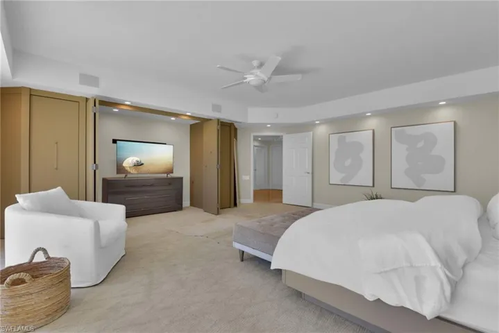 9811 Gulf Shore Dr Ph 2, Naples, Florida 34108