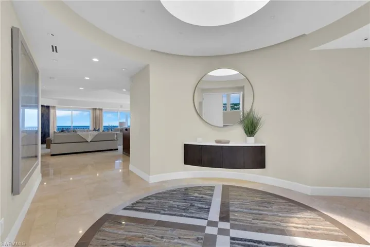 9811 Gulf Shore Dr Ph 2, Naples, Florida 34108