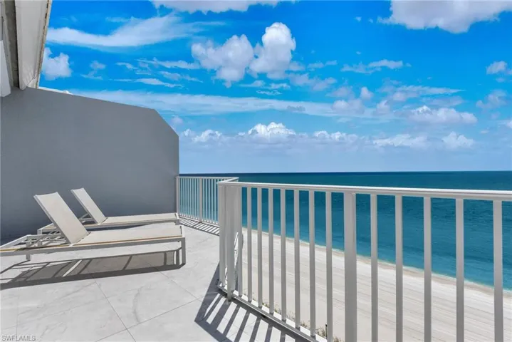 9811 Gulf Shore Dr Ph 2, Naples, Florida 34108