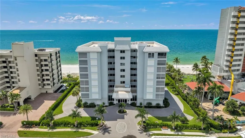 9811 Gulf Shore Dr Ph 2, Naples, Florida 34108