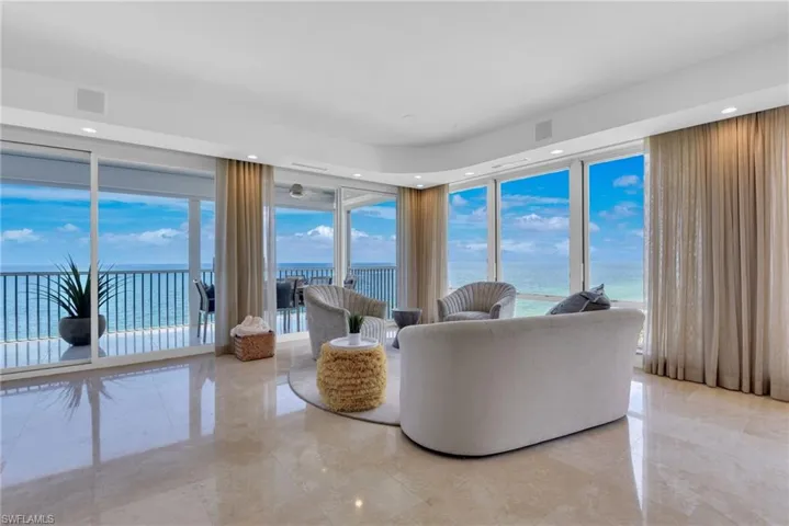 9811 Gulf Shore Dr Ph 2, Naples, Florida 34108