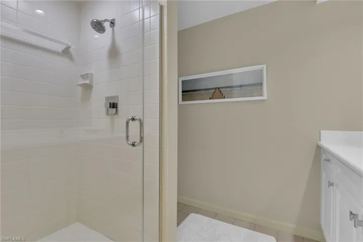 9811 Gulf Shore Dr Ph 2, Naples, Florida 34108