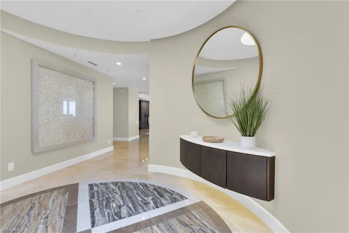 9811 Gulf Shore Dr Ph 2, Naples, Florida 34108
