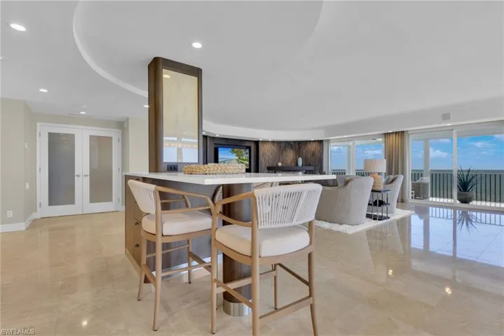 9811 Gulf Shore Dr Ph 2, Naples, Florida 34108
