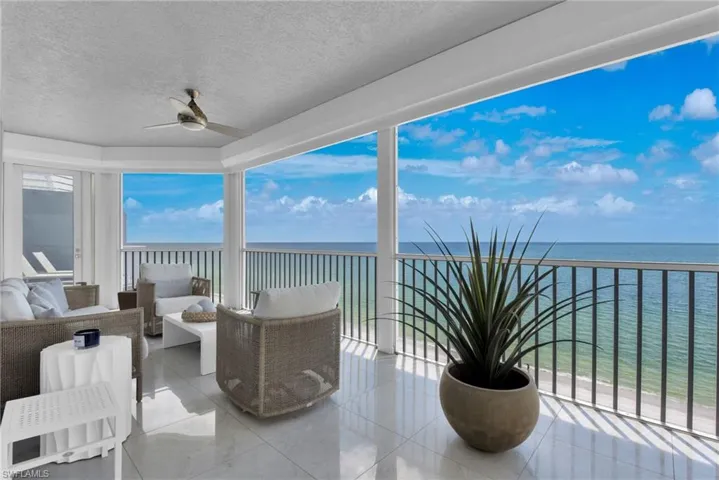 9811 Gulf Shore Dr Ph 2, Naples, Florida 34108