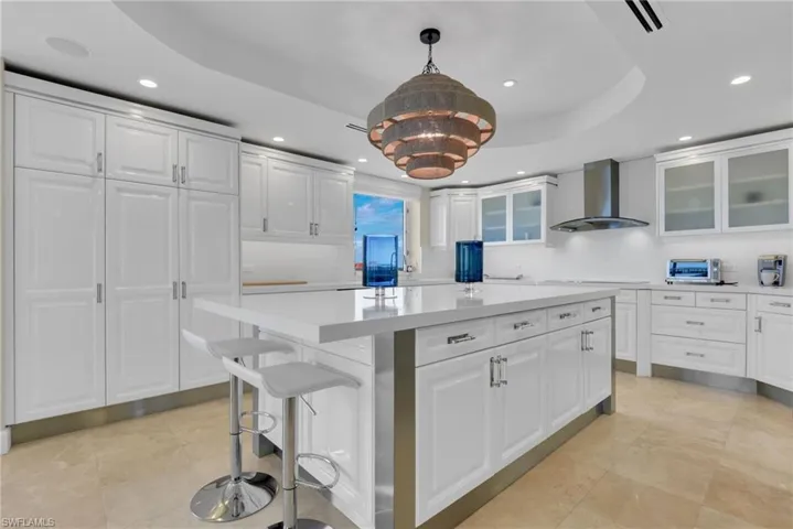9811 Gulf Shore Dr Ph 2, Naples, Florida 34108