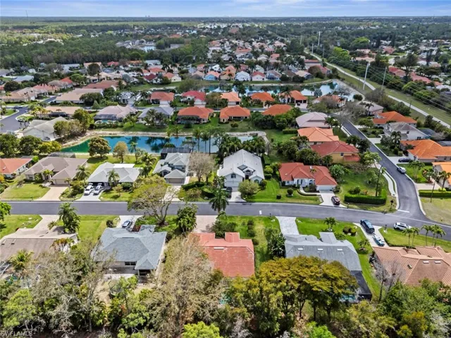 930  Moon Lake  DR, Naples, FL 34104