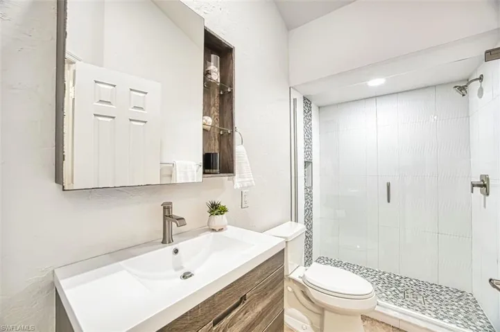 4960 Joewood Dr, Sanibel, Florida 33957