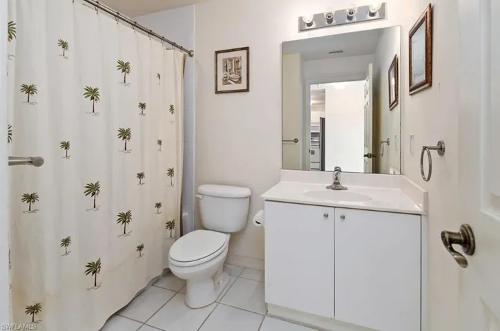 4510 Botanical Place Cir 402, Naples, Florida 34112