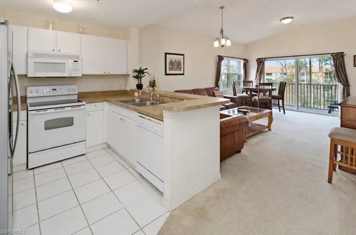 4510 Botanical Place Cir 402, Naples, Florida 34112