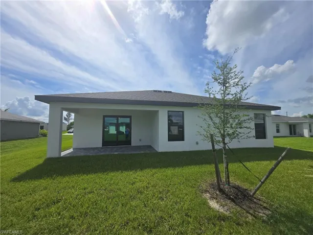2216 NW 2nd  PL, Cape Coral, FL 33993