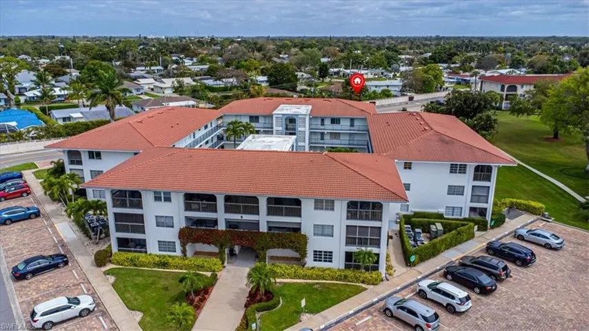 Aerial view of apartment complex / building