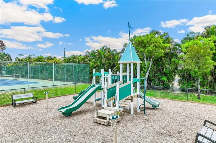 6048 Perthshire Ln, Fort Myers, Florida 33908