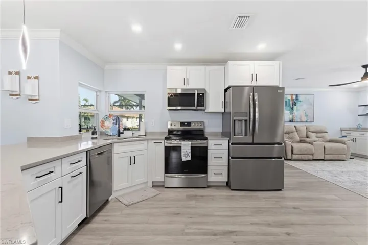 6048 Perthshire Ln, Fort Myers, Florida 33908