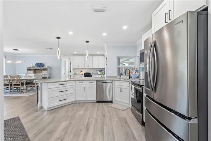 6048 Perthshire Ln, Fort Myers, Florida 33908