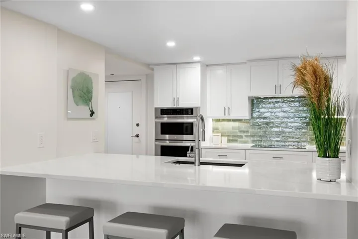 5601 Turtle Bay Dr 302, Naples, Florida 34108